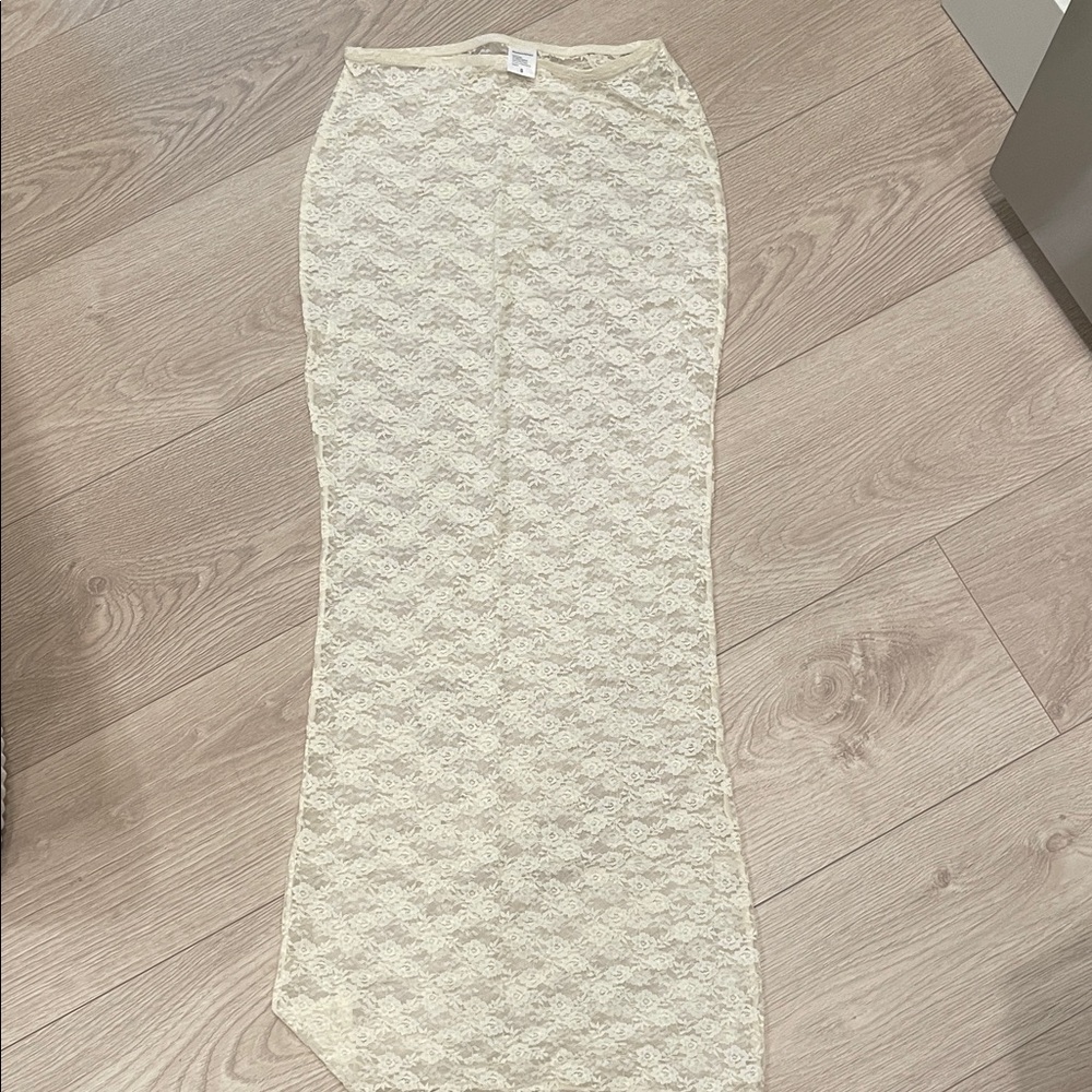 Strawberry Milk Mob Ivory Lace Pencil Skirt Cover Up